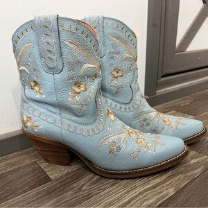 Dingo women's primrose embroidered leather boots SZ 8